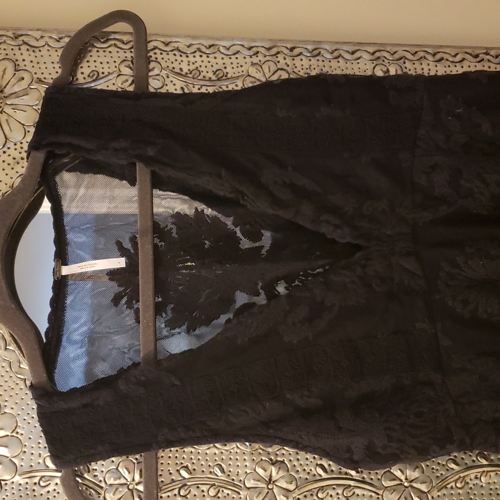 Free People Black Sleeveless Floral Lace Tank